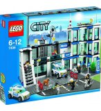 LEGO CITY 7498 LE COMMISSARIAT DE POLICE
