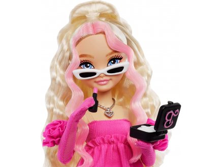 Coffret Barbie Poup�e Blonde ondul�s Malibu �quipe de R�ve + 11 accessoires - Poup�e Mannequin - Mattel - HYC21
