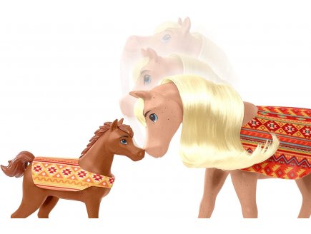Coffret spirit : l'ecurie avec cheval articule beige et poulain brun - 10 accessoires - Mattel
