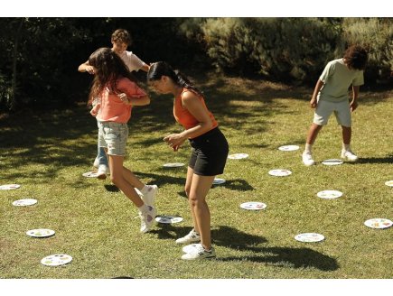 Dobble Giant XXL, Géant - 4 Mini Jeux exclusifs - Zygomatic - Jeu de cartes surdimensionnées, Extérieur