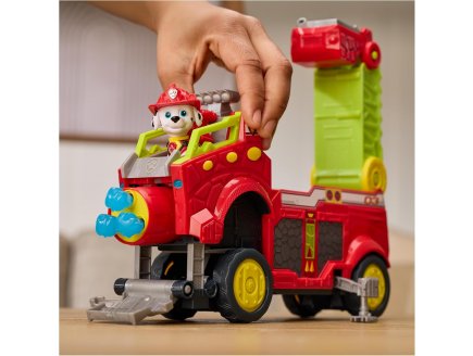 Pat Patrouille le Film Mission Dino : Marcus avec camion de Pompier de luxe 25 cm - figurine chien - Véhicule Mission Dinosaure