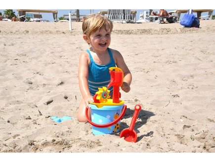 Seau de plage avec pompe a eau et accessoires - Gowi - 55837 - jeu d'eau et sable